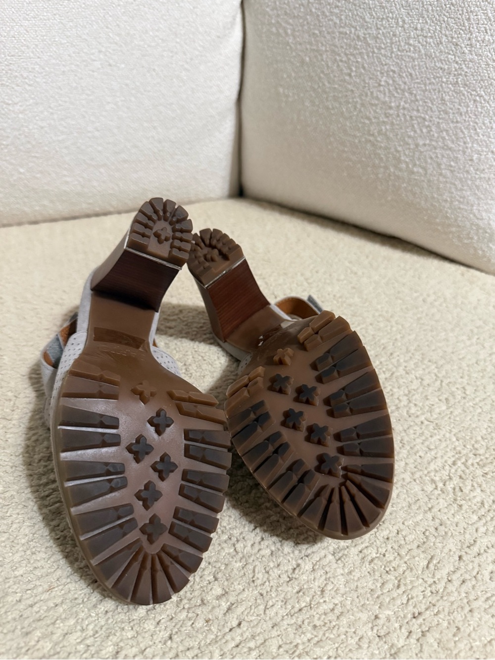 Franco Sarto Women's Gray Perforated Open-Toe Wedge Sandals - Picture 4 of 5
